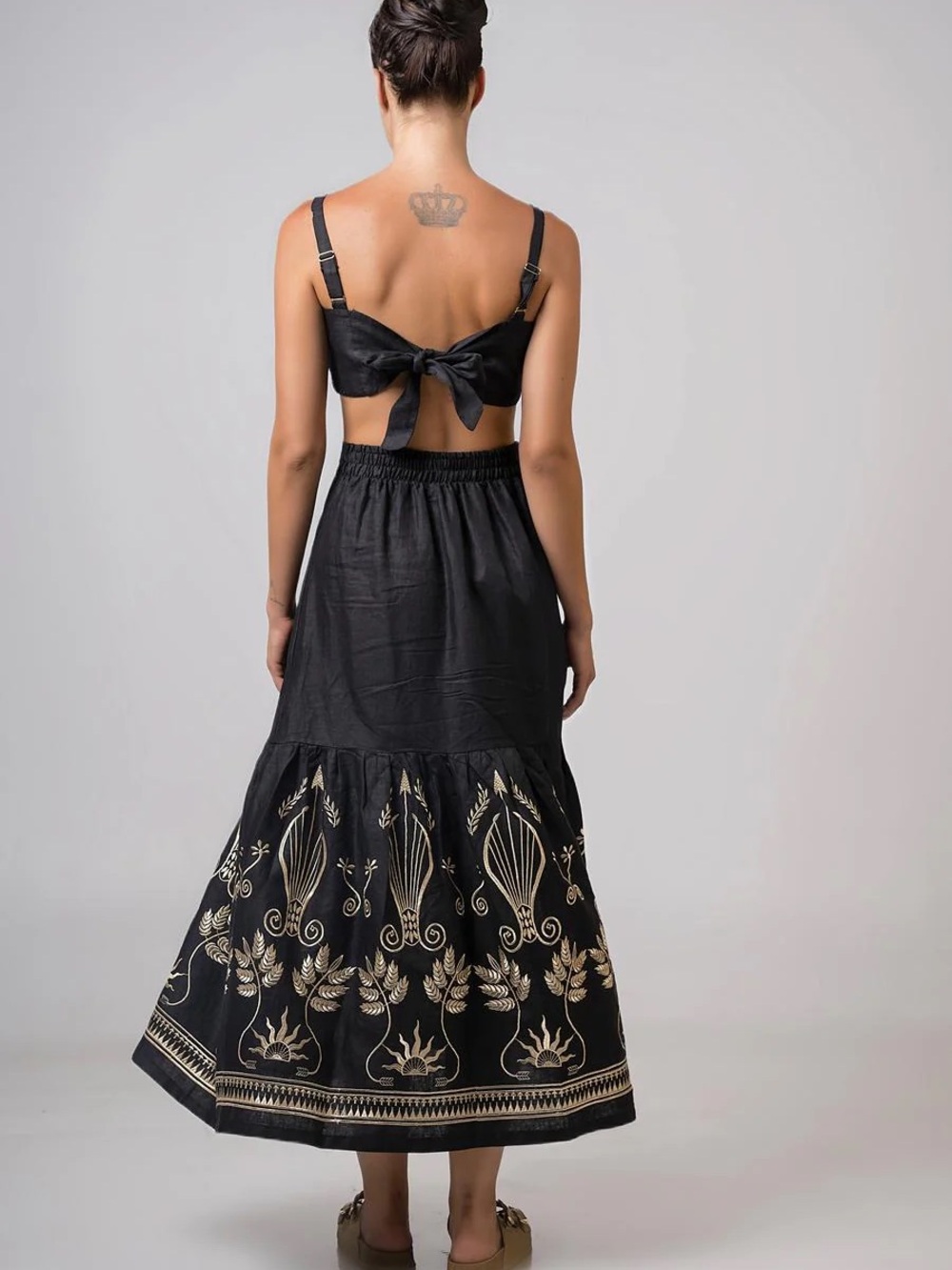 High waist skirt with embroidery Black - Gold.  Size Small - Picture 2 of 12